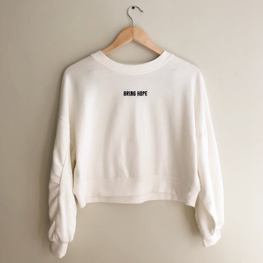 Embroidered cream sweatshirt - Picture 2 of 3
